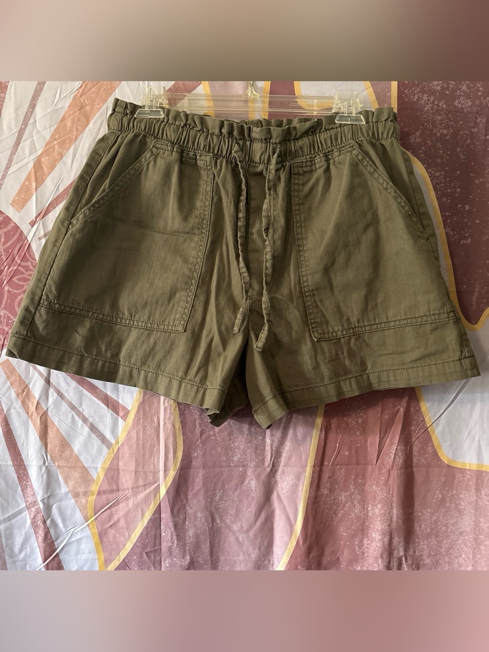 Banana Republic Olive Drawstring Utility Shorts great for outdoor activities